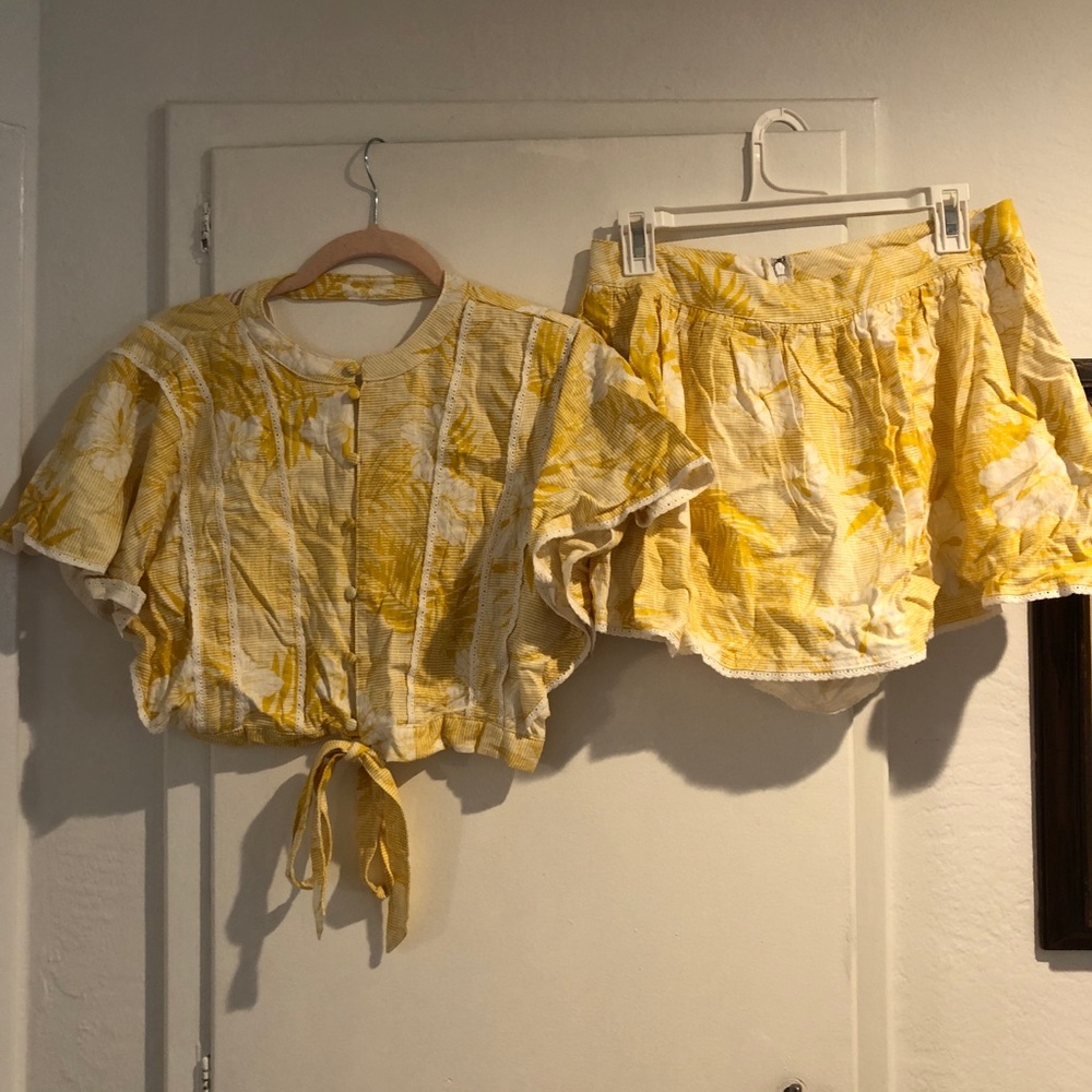 Skylar+ Madison- Yellow Floral Tie-Front Kids Top and Shorts Set. NWOT